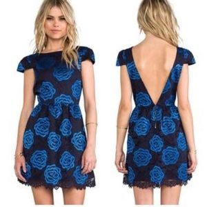 Alice + Olivia Nelly Puff Sleeve Dress